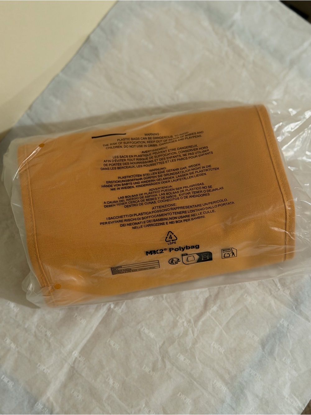 Brand new Gucci mustard yellow beauty travel Pouch with Gold Logo - Picture 15 of 17